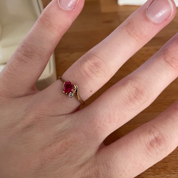 Garnet ring - Picture 2 of 3